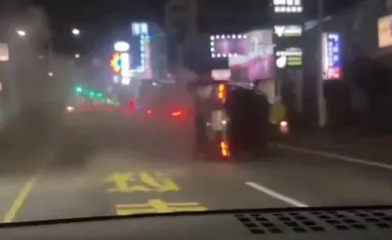 影/千萬不要開聲音！台南嚴重車禍她直擊　秒發「謎片之音」