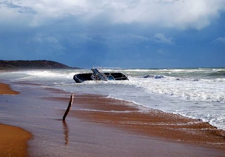 移民船於加那利群島海域翻覆沉沒　至少30人溺水命喪黃泉
