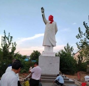 毛澤東雕像落成前夕「被盜」引毛粉強烈譴責　官方曝原因：違規占地