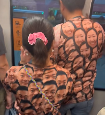 新加坡地鐵驚見男女「恥力全開」　穿著特製情侶衣網友直呼「非常社牛」