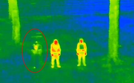 影/哆啦A夢道具？烏軍宣布研發出「隱形斗篷」　可躲避熱像儀偵測幫助作戰