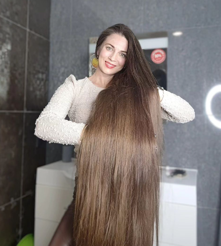 長髮公主真人版！女子留了27年頭髮長達121cm　洗髮精要用「公升」購買