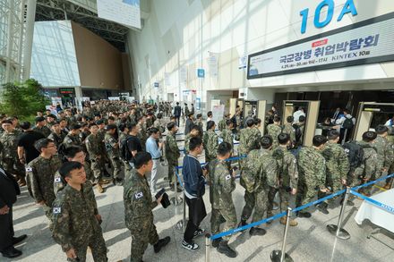 才入伍半個月！南韓陸軍新兵接受「軍紀訓練」　被罰跑操場操到昏迷不治