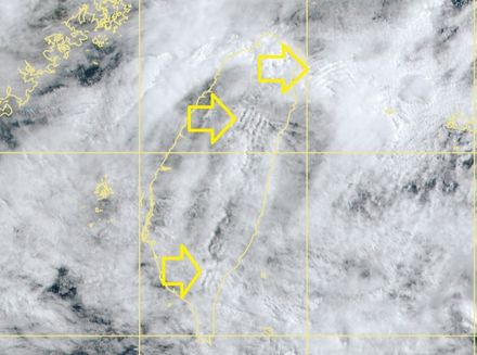 台灣上空出現「波狀雲」　鄭明典釋疑：這不是地震雲啦！