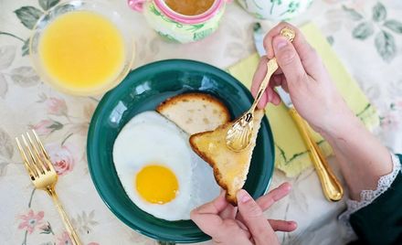 早餐店列「4規定」才能用餐！低消80才能「吹冷氣」　網力挺