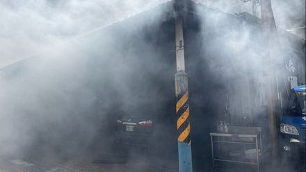 假消息！網傳「板橋大爆炸」遭市府壓新聞　新北消防局澄清：篤行路鐵皮屋火警