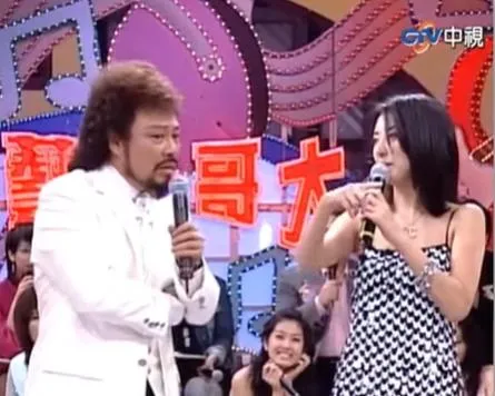 金元萱曾在張菲主持的《龍兄虎弟》節目擔任固定來賓。(圖/翻攝中視綜藝臉書)