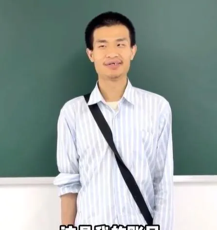 韋東奕在影片中自我介紹。（圖/翻攝新浪微博）