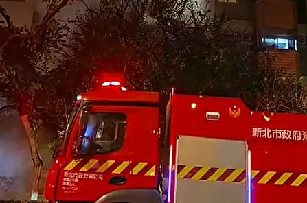 萬板路驚傳火警。(圖/翻攝畫面,下同)