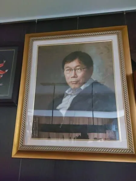 柯文哲畫像 &nbsp; &nbsp;照片來源:陳佩琪臉書