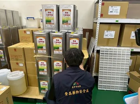 台中市食安處26日公布問題油品最新第三層以下受影響業者名單，新增13店家，大多為早餐及小吃店家。（圖/台中市食安處）
