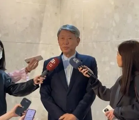 經濟部長郭智輝為自己失言做澄清、道歉。(圖／中天新聞)