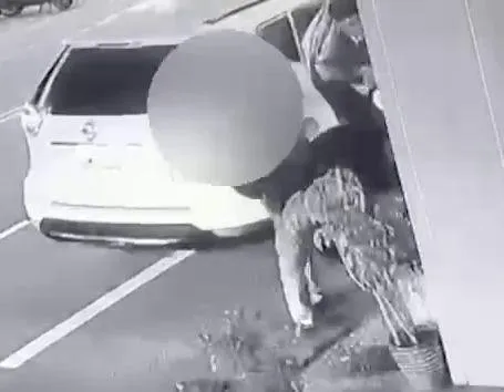 嫌犯就是該違規車的駕駛(圖右上)。(圖/中天新聞)