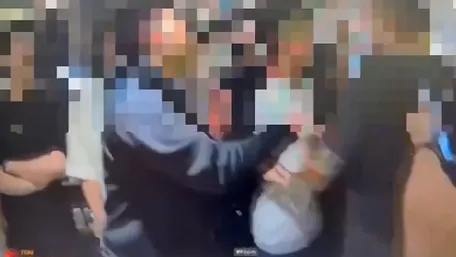 4月26日，台北市大安區東區知名酒店內，三名酒客因對女公關人數不滿，在酒店內逐層搜索，過程中毆打服務生。（圖／警方提供）