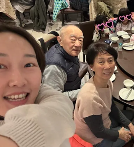巴鈺（左1）證實父親過世消息，難過表示「我要一直哭，直到不再哭」。（圖／翻攝自巴鈺IG）