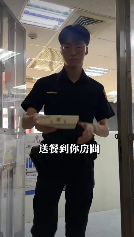 每日三餐還有專人送餐。（圖／翻攝臺中TCPB波麗士IG）