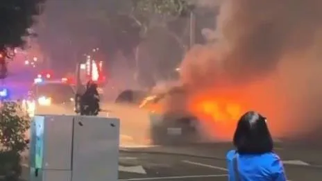 火燒車現場。（圖／翻攝畫面）