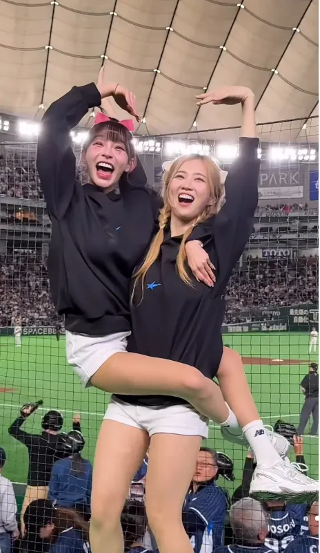 中華隊戰勝韓國隊，林襄與秀秀子開心相擁。（圖／翻攝自showshowz1124 IG）