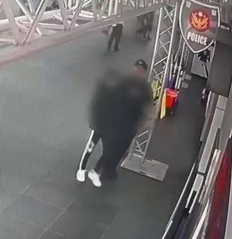 彭男被帶回警局偵訊。（圖／警方提供）