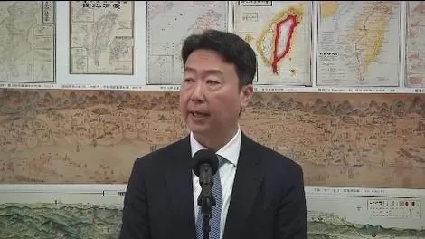 交通部長陳世凱表示，擬下修換照年齡至70歲。（圖／中天新聞）