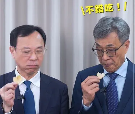 石崇良、陳駿季拍攝影片強調進口馬鈴薯的食安。 （圖／翻攝自衛福部臉書影片）