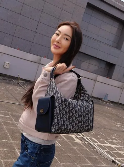 曹格與造型師吳速玲在2022年宣布離婚。(圖/翻攝IG 5400wu)