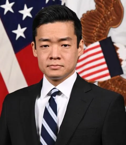 美國戰爭部印太安全事務助理部長約翰．盧。（圖／翻攝美國戰爭部網站）