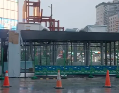 西門町負壓式吸菸室。（圖／翻攝自台北市政府研考會主委殷瑋臉書）