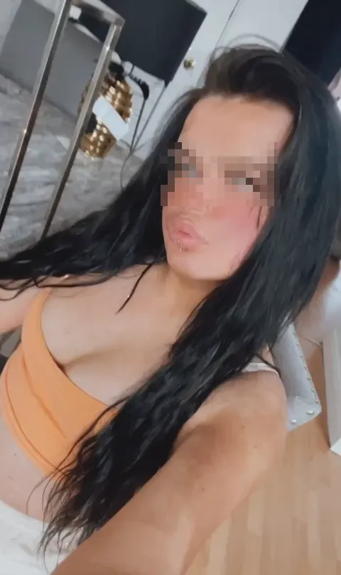 跨性別女子沃特金涉嫌隱瞞生理性別與對方發生性關係。（圖／翻攝Instagram@ciara_watkin_）