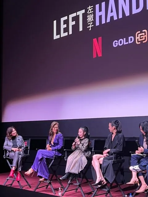 年僅9歲的葉子綺（中）驚人的外語實力震驚國際影壇。（圖／光年映畫 提供）