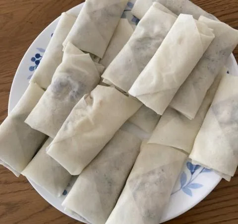 清明連假期間,高雄市正義市場一處春捲攤位疑似爆發集體食物中毒事件。(示意圖/Photo AC)