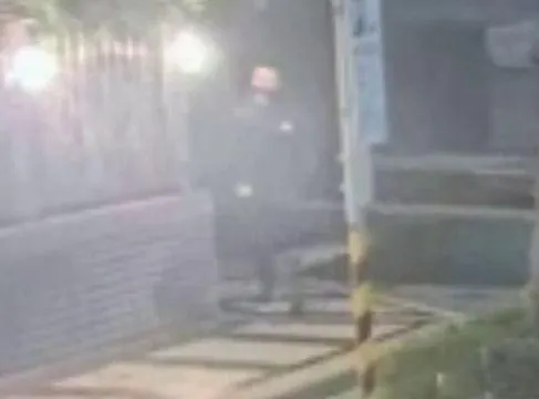 林姓嫌犯的身影被監視器拍下。（圖／警方提供）