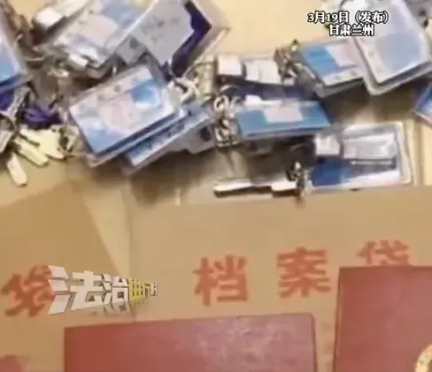 嫌犯偽造房產證瘋狂詐騙,5年詐得超過1億新台幣。(圖/翻攝自微博)