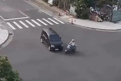 車禍發生前1秒。（圖／中天新聞）