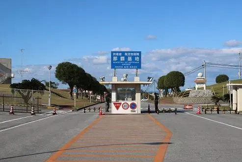 空自那霸基地正門。(圖/航空自衛隊)
