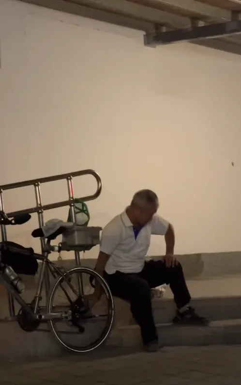 來自彰化的阿伯前往花蓮光復救災。（圖／Threads網友tibi_156授權提供）