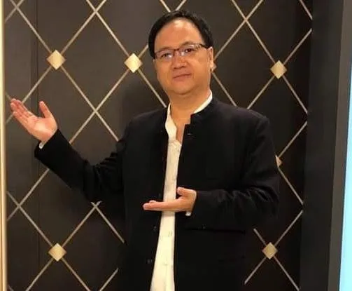 命理專家江柏樂批評年輕人不婚不生是「自斷生路」。(圖/翻攝自Facebook@江柏樂風水好好玩)