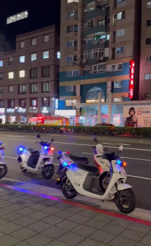 南京三民站大批警消出動。（圖／翻攝自threads@alberthsu09）