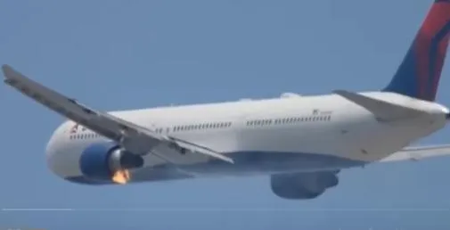 達美航空一架波音767-400客機在起飛後引擎突然起火。(圖/翻攝自X)