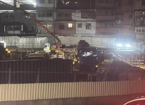 淡水建案工地近日施工至凌晨，嚴重影響居民作息。（圖／新興里長吳錦泉提供）
