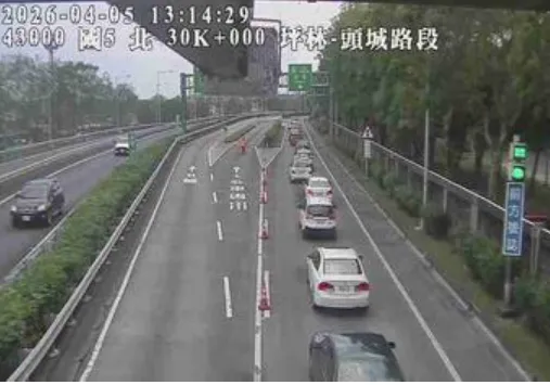 國5北向宜蘭-頭城壅塞「紫爆」。（圖／翻攝自高速公路1968網站，下同）