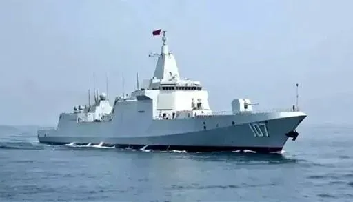中國大陸解放軍艦055型遵義艦（圖／取自騰訊新聞）