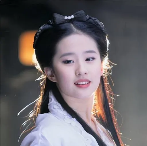 大陸女星劉亦菲在金庸古裝劇《神鵰俠侶》飾演的「小龍女」令觀眾印象深刻。（圖／翻攝自微博）