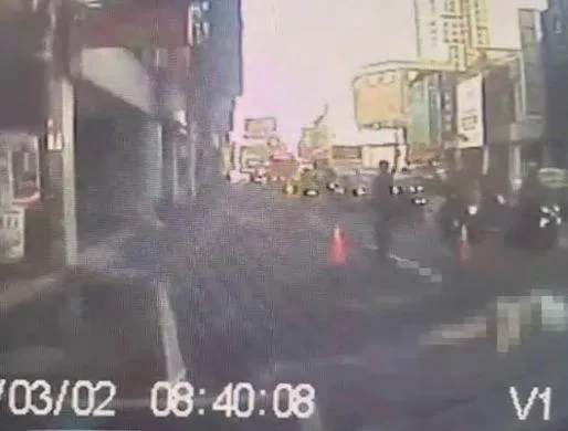 警消趕抵畫面。(圖/翻攝畫面)