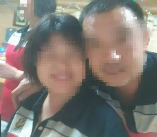 吳姓里長曾PO出多張和妻子的合照，展現愛妻形象。（圖／翻攝畫面）