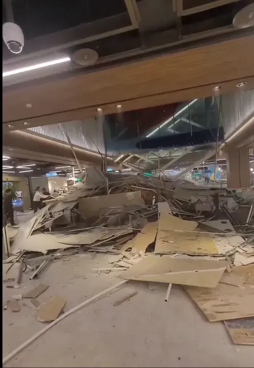 台中新光三越今日上午發生嚴重氣爆案，據悉目前已有5人身亡，11人輕重傷，傷患多屬命危狀態！（圖／翻攝畫面）