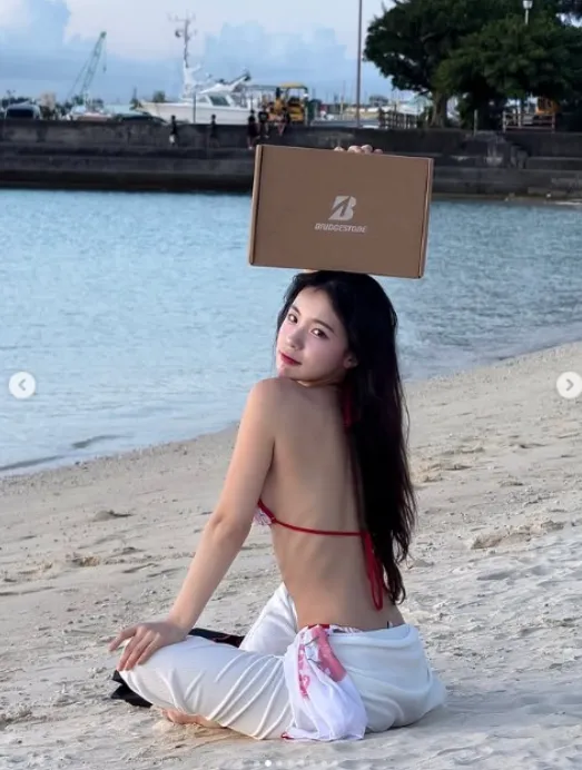 李多慧曬出一系列比基尼辣照。(圖/翻攝自李多慧IG)