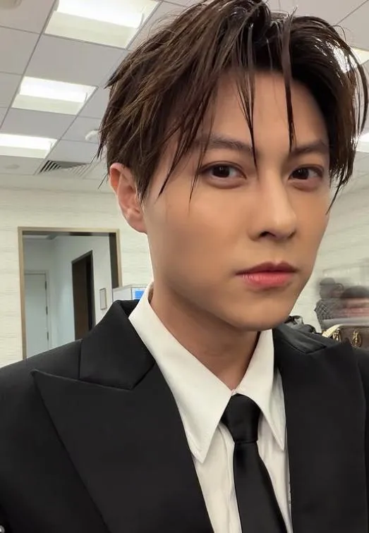 喜鵲娛樂發聲明表示將會暫停王子所有演藝事業規劃。（圖／翻攝IG prince_pstar）