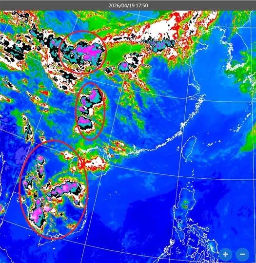 台灣西方的大陸、越南一帶出現較強對流現象，前中央氣象局長鄭明典指出此為季節轉變特徵。（圖／翻攝自Facebook@鄭明典）