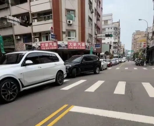 台中市近日出現一場「另類開學儀式」。（圖／IG／funfay99授權提供）